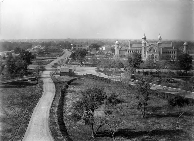 High+Court+Lahore.+The+Mall.+Circa+1900.+Taken+from+the+Anglican+Cathedral+Grounds