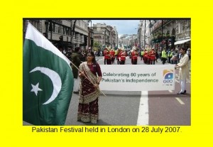 Pakistan in Foreign Lands - A woman displays Pakistan flag in London 2007 - Pakistan Abroad