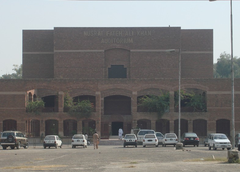 Faisalabad Photos - Nusrat Fateh Ali Khan Auditorium, Faisalabad - Images of Faisalabad Faisalabad Pictures: Nusrat Fateh Ali Khan Auditorium, Faisalabad - Photos of Faisalabad