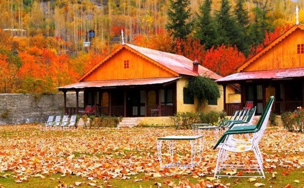 Skardu Pics - Image of Shangrila Resort in autumn - Photos of Gilgit-Baltistan