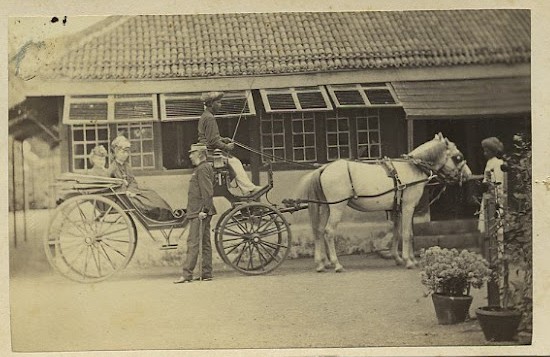 Old Pictures of Multan: A British officer and his family at Multan 1877 - Old Photos of Multan