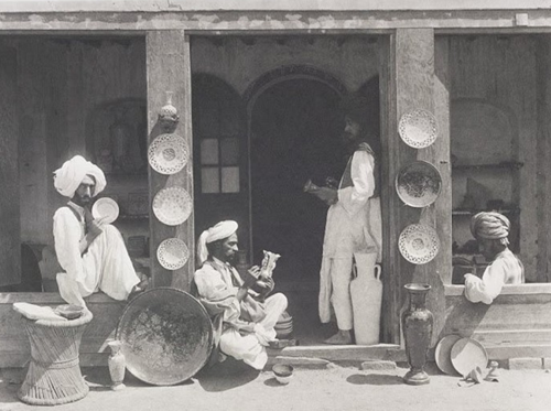 Old Pictures of Multan: A pottery shop in Multan, 1902 - Multan Images, Old Photos of Multan