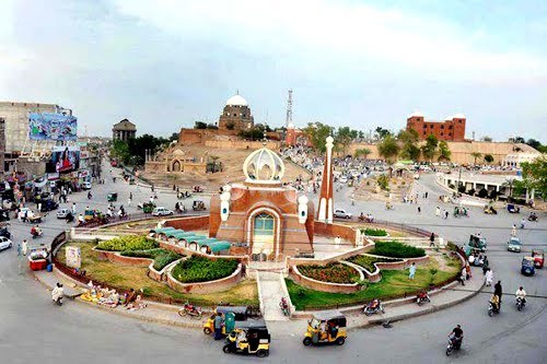 Multan Pics: Ghanta Ghar Chowk Multan, fort in the background - Images, Photos of Multan