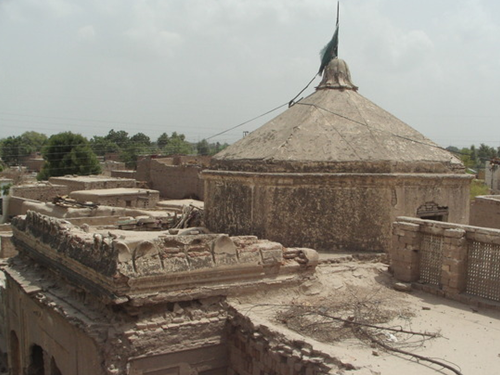 Pictures of Multan: Suraj Kund Temple Multan - Multan Images & Photos of Multan