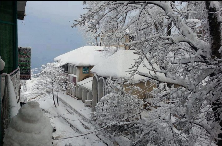 Murree Photos - General Post Office Murree after heavy snow - Murree Pictures Murree Pics: General Post Office (GPO) Murree after heavy snow, 2012 - Photos of Murree