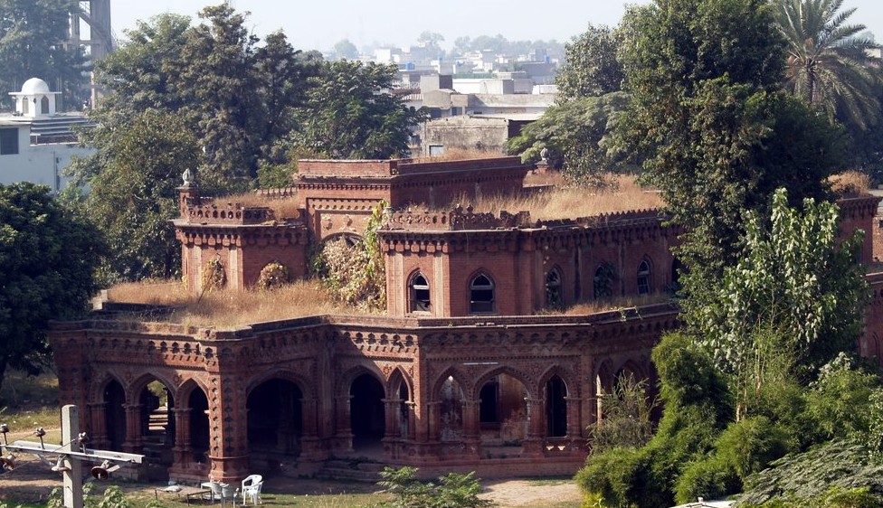 Photos of Sialkot - An old bungalow in Sialkot - Images, Pictures of Sialkot