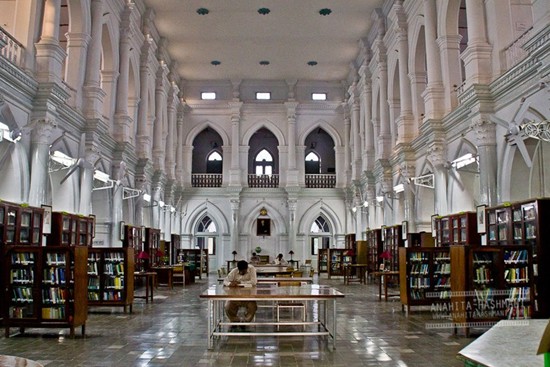 Bahawalpur Pictures: Interior view of Bahawalpur Library - Images & Photos of Bahawalpur