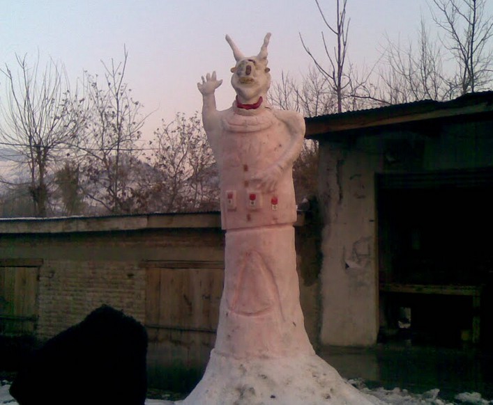 Lower Dir Photos - A very tall Snowman made by locals at Timargara - Pictures of Lower Dir, KPK Photos of Lower Dir : A very tall Snowman at Timargara - Lower Dir Photos, Pics & Images Lower Dir