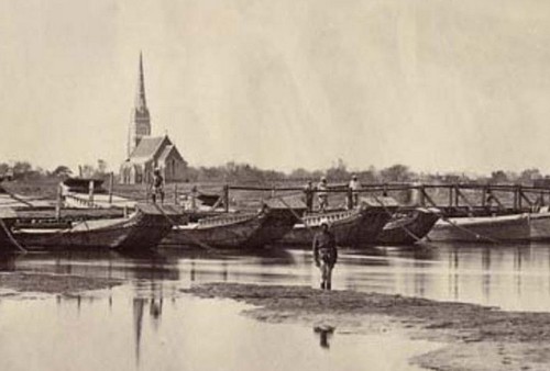 Old Pictures of Jhelum - An old photo of Boat bridge on Jhelum river - Photos of Jhelum