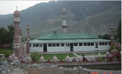 Photos of Chitral: A Mosque in Drosh, Chitral, KPK Province - Chitral Pictures
