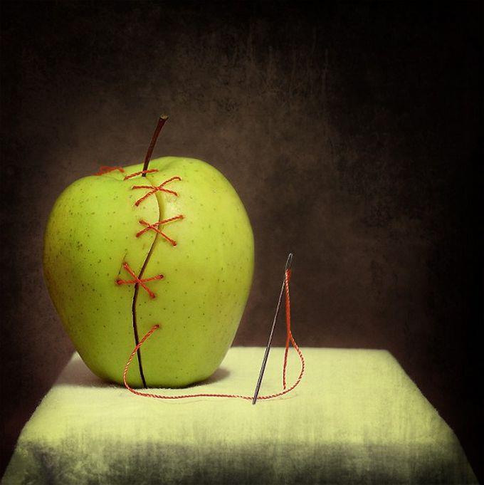 Funny Photos - A stitched apple - Funny Picture, Image Funny Pictures : A stitched apple - Funny Photo, Image