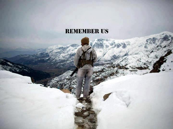 Siachin Photos - A Soldier is on sentry duty in Siachin - Pictures of Siachin Siachin Pictures: A Soldier is on sentry duty in snow covered area of Siachin - Images and Photos of Siachin
