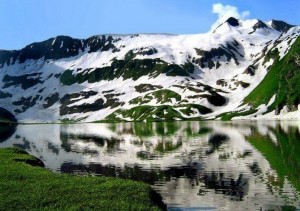 Pics of Kaghan: Beautiful Dudiptsar Lake in Kaghan Valley during Summer - Images, Photos of Kaghan Valley