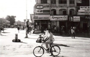Photo of intersection of Bank Road and Kashmir Road, Rawalpindi Saddar Image of intersection of Bank Road and Kashmir Road, Rawalpindi Saddar