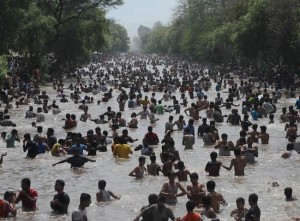 Lahore's Canal  in Summer