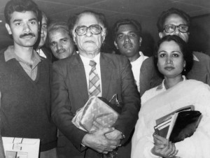 Perveen Shakir Pictures: Perveen Shakir with Ahmed Nadeem Qasmi, Black & White Pic - Photos, Images of Perveen Shakir