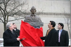 Memorabilia of Quaid-e-Azam: Jinnah's statue in York University, Toronto, Canada - Memorabilia of Muhammad Ali Jinnah