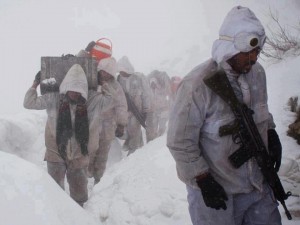 Siachin Pictures: Soldiers carrying the rations are going towards their high altitude Post during bad weather - Photos, Images of Siachin