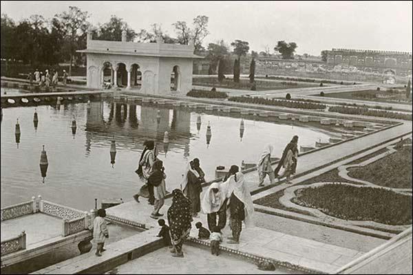 Shalimar Garden-1926