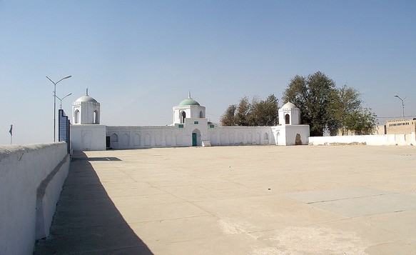 Sukkur Photos - Eidgah Masjid in Rohri City, built around 1593 - Sukkur Pictures Sukkur Pictures: Eidgah Mosque in Rohri City, built around 1593 - Images, Photos of Sukkur