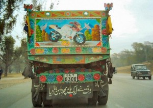 Waqt nay Aik Baar Phir Dulhan Banaa Diyya